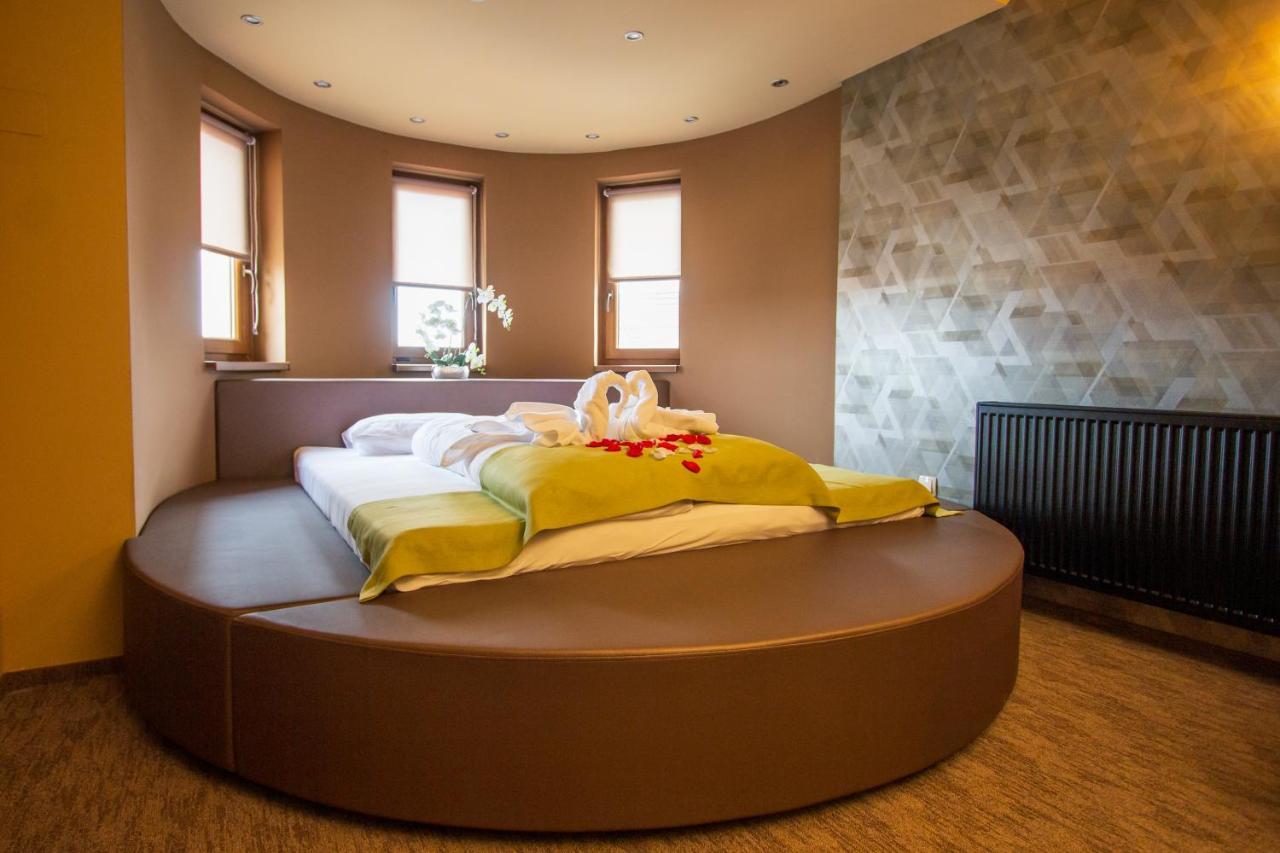Veres Motel Veresegyház Eksteriør bilde